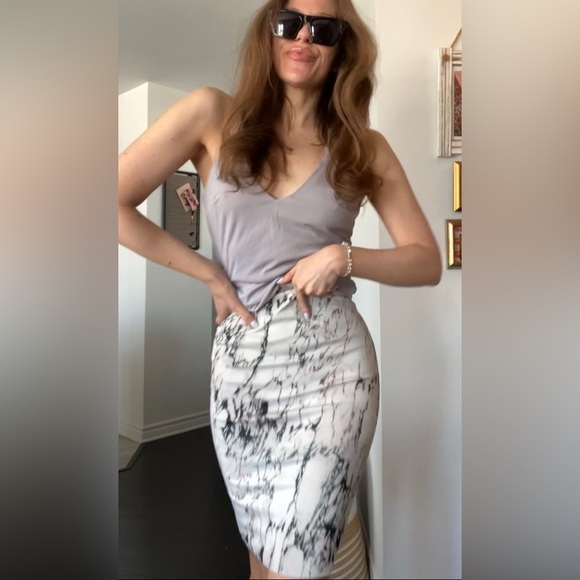 Marble like pencil white skirt - Picture 4 of 13